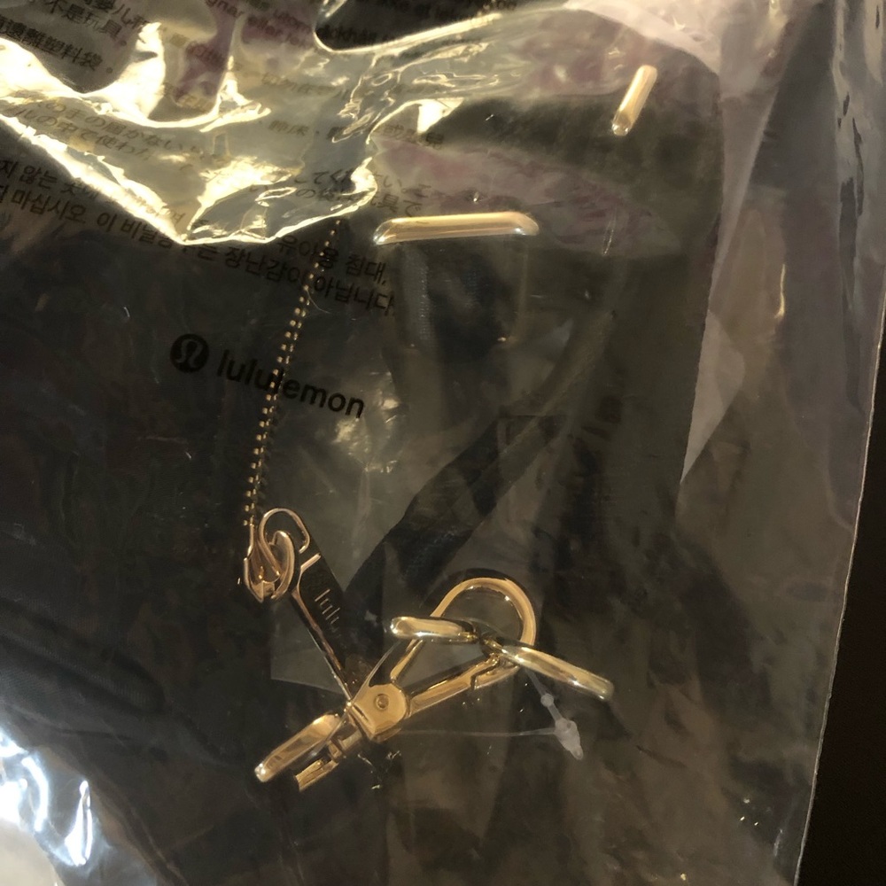 Lululemon City Essential Small Shoulder Crossbody Bag 3L Black Gold Hardware NWT - Picture 5 of 8
